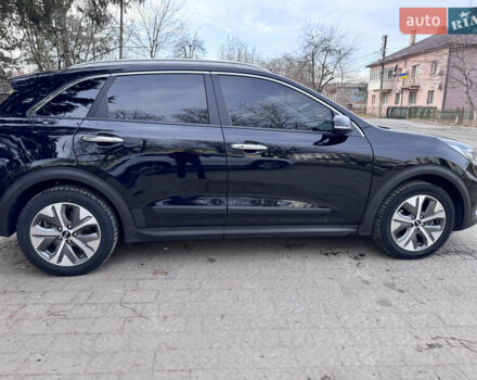 Черный Киа Niro, объемом двигателя 0 л и пробегом 110 тыс. км за 21700 $, фото 3 на Automoto.ua