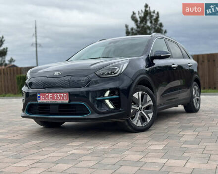 Черный Киа Niro, объемом двигателя 0 л и пробегом 96 тыс. км за 20999 $, фото 2 на Automoto.ua