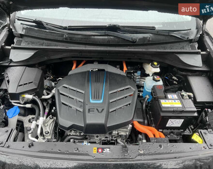 Черный Киа Niro, объемом двигателя 0 л и пробегом 117 тыс. км за 19200 $, фото 24 на Automoto.ua