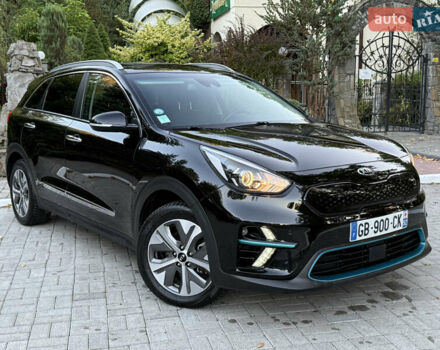 Чорний Кіа Niro, об'ємом двигуна 0 л та пробігом 123 тис. км за 17899 $, фото 6 на Automoto.ua