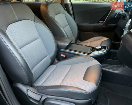 Чорний Кіа Niro, об'ємом двигуна 0 л та пробігом 123 тис. км за 17899 $, фото 42 на Automoto.ua