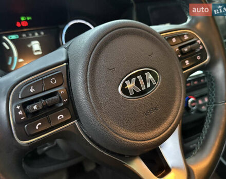 Чорний Кіа Niro, об'ємом двигуна 0 л та пробігом 123 тис. км за 17899 $, фото 33 на Automoto.ua
