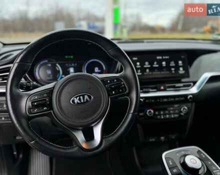 Черный Киа Niro, объемом двигателя 0 л и пробегом 101 тыс. км за 19100 $, фото 57 на Automoto.ua