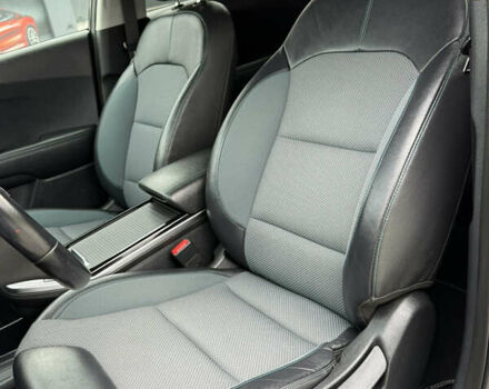 Черный Киа Niro, объемом двигателя 0 л и пробегом 80 тыс. км за 19650 $, фото 43 на Automoto.ua