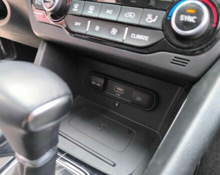 Киа Niro 2021 в Киеве на Automoto.ua Черный Киа Niro, объемом двигателя 1.5 л и пробегом 43 тыс. км за 15000 $, фото 18 на Automoto.ua