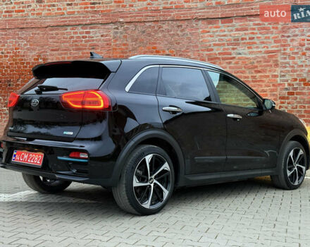 Чорний Кіа Niro, об'ємом двигуна 0 л та пробігом 138 тис. км за 19750 $, фото 36 на Automoto.ua