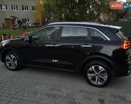 Черный Киа Niro, объемом двигателя 0 л и пробегом 148 тыс. км за 17699 $, фото 5 на Automoto.ua