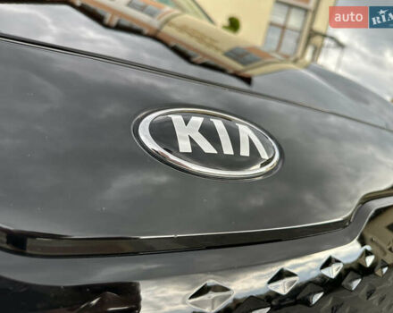 Чорний Кіа Niro, об'ємом двигуна 0 л та пробігом 51 тис. км за 21500 $, фото 6 на Automoto.ua