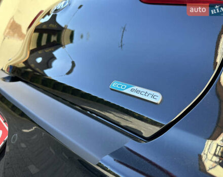 Черный Киа Niro, объемом двигателя 0 л и пробегом 127 тыс. км за 19750 $, фото 23 на Automoto.ua