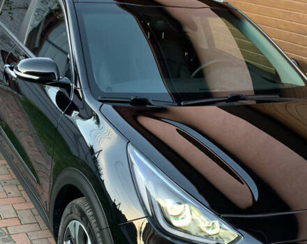 Черный Киа Niro, объемом двигателя 0 л и пробегом 60 тыс. км за 22799 $, фото 2 на Automoto.ua