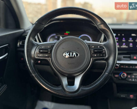 Чорний Кіа Niro, об'ємом двигуна 0 л та пробігом 155 тис. км за 20300 $, фото 37 на Automoto.ua