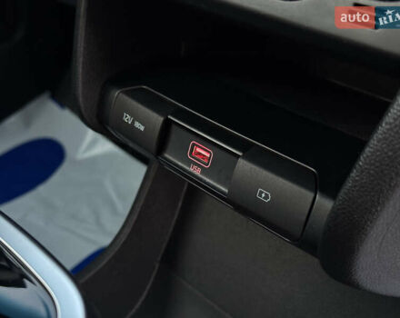 Чорний Кіа Niro, об'ємом двигуна 0 л та пробігом 155 тис. км за 20300 $, фото 44 на Automoto.ua