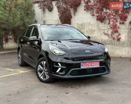 Черный Киа Niro, объемом двигателя 0 л и пробегом 80 тыс. км за 21899 $, фото 2 на Automoto.ua