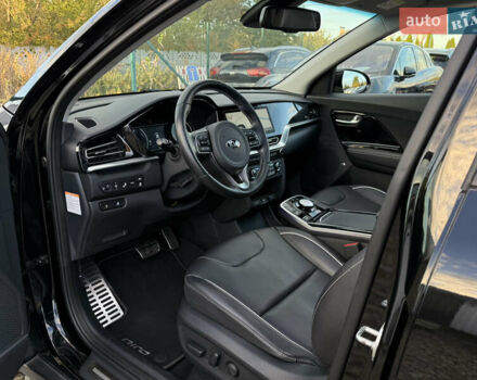 Чорний Кіа Niro, об'ємом двигуна 0 л та пробігом 88 тис. км за 24900 $, фото 40 на Automoto.ua