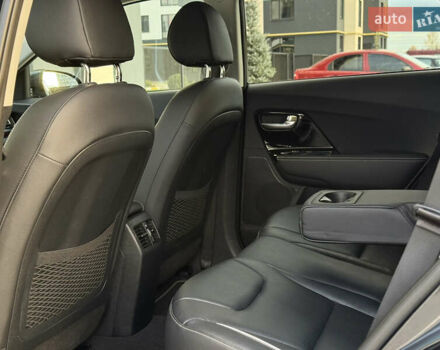 Черный Киа Niro, объемом двигателя 0 л и пробегом 109 тыс. км за 19900 $, фото 31 на Automoto.ua