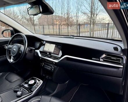 Черный Киа Niro, объемом двигателя 0 л и пробегом 89 тыс. км за 19350 $, фото 76 на Automoto.ua