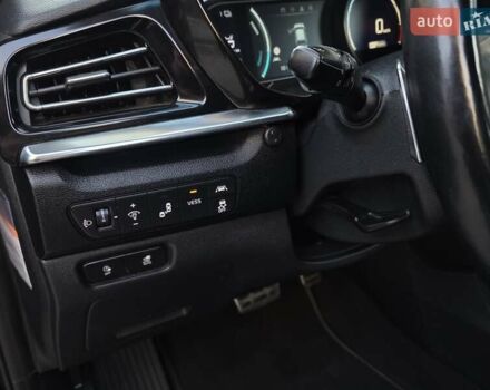 Чорний Кіа Niro, об'ємом двигуна 0 л та пробігом 141 тис. км за 18999 $, фото 24 на Automoto.ua