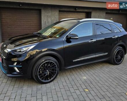 Чорний Кіа Niro, об'ємом двигуна 0 л та пробігом 141 тис. км за 18999 $, фото 3 на Automoto.ua