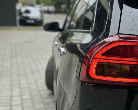 Чорний Кіа Niro, об'ємом двигуна 0 л та пробігом 118 тис. км за 17200 $, фото 4 на Automoto.ua