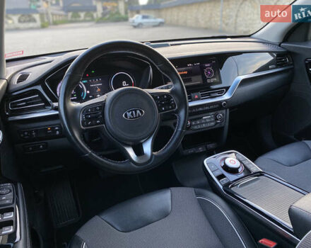 Чорний Кіа Niro, об'ємом двигуна 0 л та пробігом 67 тис. км за 20999 $, фото 34 на Automoto.ua