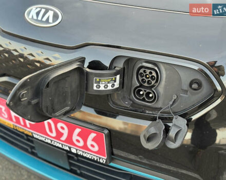 Чорний Кіа Niro, об'ємом двигуна 0 л та пробігом 155 тис. км за 20300 $, фото 26 на Automoto.ua