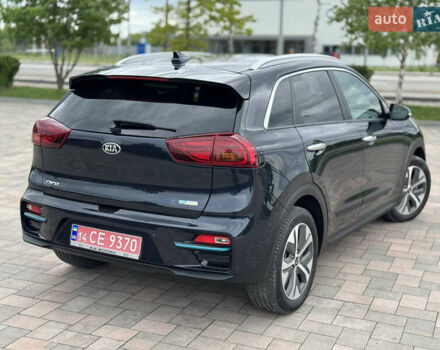 Черный Киа Niro, объемом двигателя 0 л и пробегом 96 тыс. км за 20999 $, фото 3 на Automoto.ua