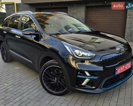 Чорний Кіа Niro, об'ємом двигуна 0 л та пробігом 141 тис. км за 18999 $, фото 13 на Automoto.ua