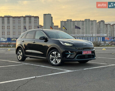Чорний Кіа Niro, об'ємом двигуна 0 л та пробігом 155 тис. км за 20300 $, фото 83 на Automoto.ua