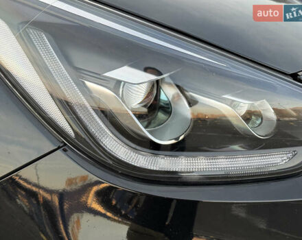 Чорний Кіа Niro, об'ємом двигуна 0 л та пробігом 155 тис. км за 20300 $, фото 3 на Automoto.ua