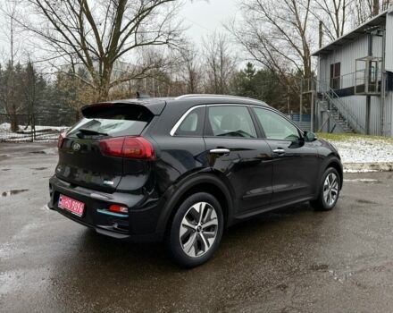Чорний Кіа Niro, об'ємом двигуна 0 л та пробігом 78 тис. км за 19300 $, фото 7 на Automoto.ua