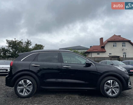 Чорний Кіа Niro, об'ємом двигуна 0 л та пробігом 50 тис. км за 22553 $, фото 8 на Automoto.ua