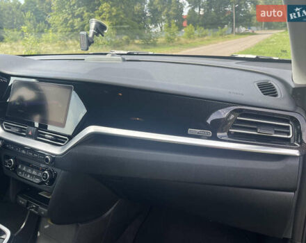 Чорний Кіа Niro, об'ємом двигуна 0 л та пробігом 12 тис. км за 19900 $, фото 16 на Automoto.ua