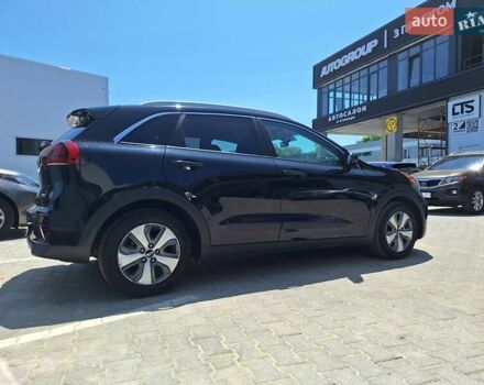 Черный Киа Niro, объемом двигателя 1.58 л и пробегом 112 тыс. км за 19700 $, фото 6 на Automoto.ua