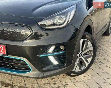 Чорний Кіа Niro, об'ємом двигуна 0 л та пробігом 117 тис. км за 18870 $, фото 13 на Automoto.ua