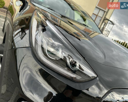 Чорний Кіа Niro, об'ємом двигуна 0 л та пробігом 51 тис. км за 21500 $, фото 5 на Automoto.ua