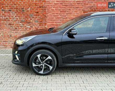 Чорний Кіа Niro, об'ємом двигуна 0 л та пробігом 138 тис. км за 19750 $, фото 17 на Automoto.ua