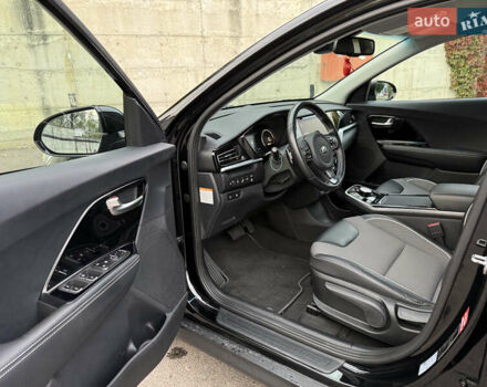 Черный Киа Niro, объемом двигателя 0 л и пробегом 80 тыс. км за 21850 $, фото 51 на Automoto.ua