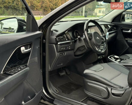 Черный Киа Niro, объемом двигателя 0 л и пробегом 80 тыс. км за 19999 $, фото 8 на Automoto.ua