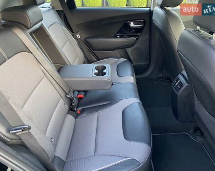 Чорний Кіа Niro, об'ємом двигуна 0 л та пробігом 67 тис. км за 20999 $, фото 52 на Automoto.ua