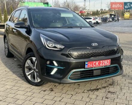Чорний Кіа Niro, об'ємом двигуна 0 л та пробігом 117 тис. км за 18870 $, фото 6 на Automoto.ua