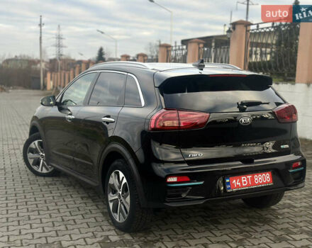 Черный Киа Niro, объемом двигателя 0 л и пробегом 117 тыс. км за 18870 $, фото 4 на Automoto.ua