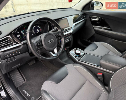 Черный Киа Niro, объемом двигателя 0 л и пробегом 80 тыс. км за 21899 $, фото 58 на Automoto.ua
