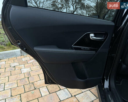 Чорний Кіа Niro, об'ємом двигуна 0 л та пробігом 138 тис. км за 19750 $, фото 55 на Automoto.ua