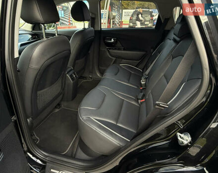 Чорний Кіа Niro, об'ємом двигуна 0 л та пробігом 84 тис. км за 19200 $, фото 19 на Automoto.ua