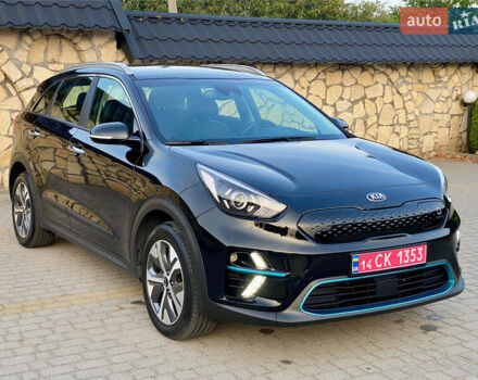 Чорний Кіа Niro, об'ємом двигуна 0 л та пробігом 67 тис. км за 20999 $, фото 5 на Automoto.ua