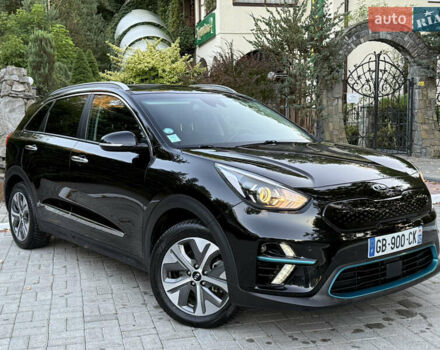 Чорний Кіа Niro, об'ємом двигуна 0 л та пробігом 123 тис. км за 17899 $, фото 4 на Automoto.ua