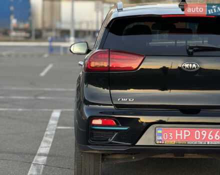 Чорний Кіа Niro, об'ємом двигуна 0 л та пробігом 155 тис. км за 20300 $, фото 25 на Automoto.ua