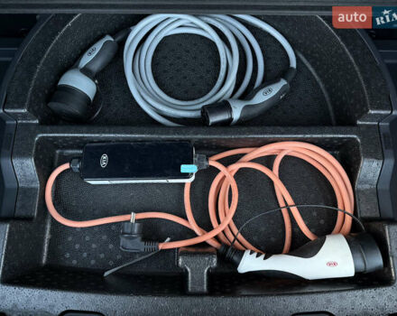 Черный Киа Niro, объемом двигателя 0 л и пробегом 88 тыс. км за 23900 $, фото 102 на Automoto.ua