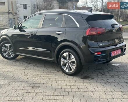 Чорний Кіа Niro, об'ємом двигуна 0 л та пробігом 117 тис. км за 18870 $, фото 5 на Automoto.ua