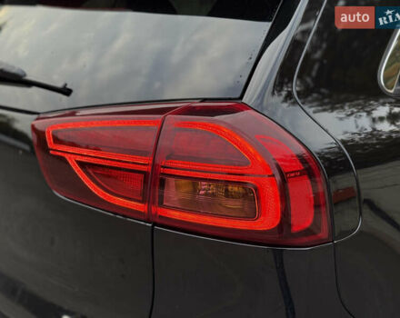 Черный Киа Niro, объемом двигателя 0 л и пробегом 80 тыс. км за 21850 $, фото 20 на Automoto.ua